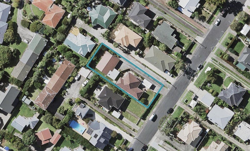 1/21 Eversleigh Road, Belmont, Auckland - Carousel 1