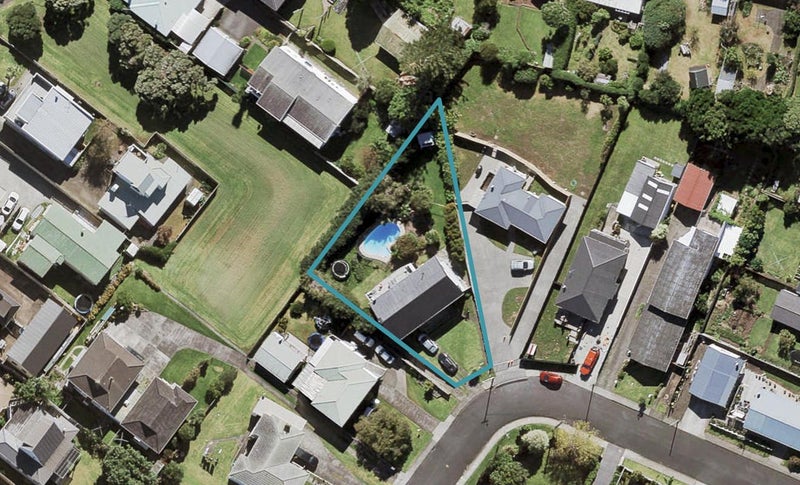 9 Ngaio Avenue, Mangere Bridge, Auckland - Carousel 1