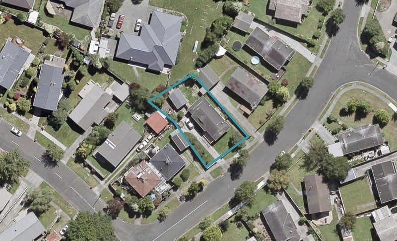 1 Delaware Grove, Totara Park, Upper Hutt - Carousel 1