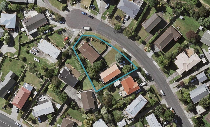 1/76 Totaravale Drive, Totara Vale, Auckland - Carousel 1