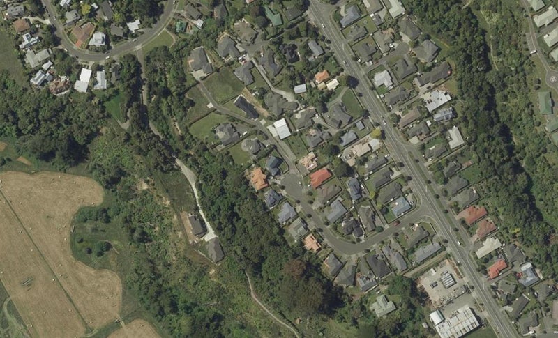 33 La Lena Grove, Fitzherbert, Palmerston North - Carousel 1