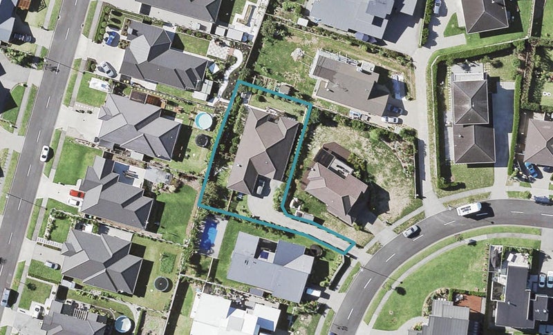 50 Columbia Crescent, Beachlands, Auckland - Carousel 1
