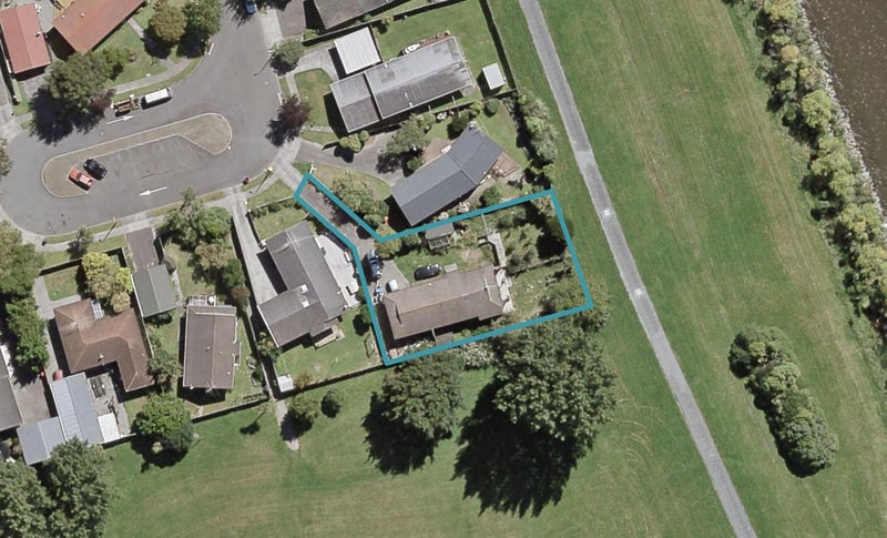 26 Memphis Grove, Totara Park, Upper Hutt - Carousel 1