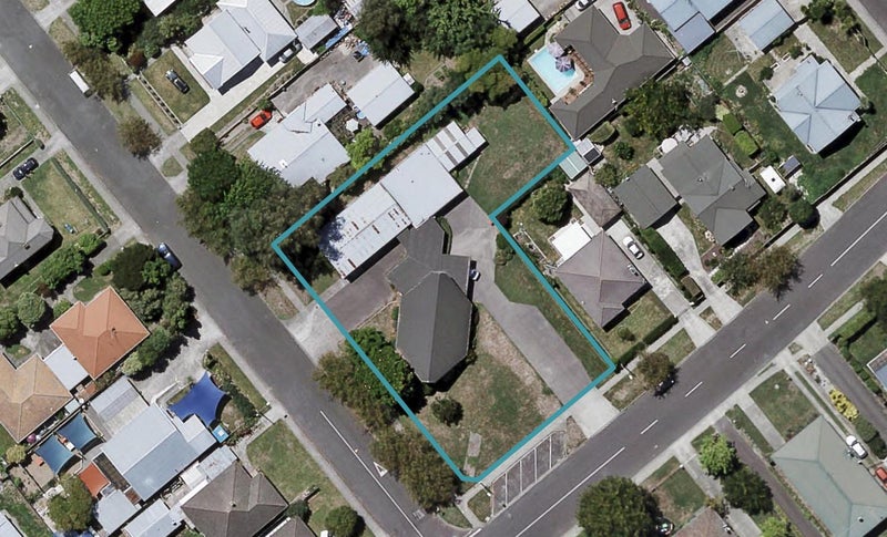 912 Queen Street East, Parkvale, Hastings - Carousel 1
