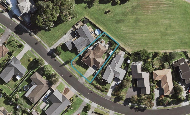 12 Peretao Rise, The Gardens, Auckland - Carousel 1