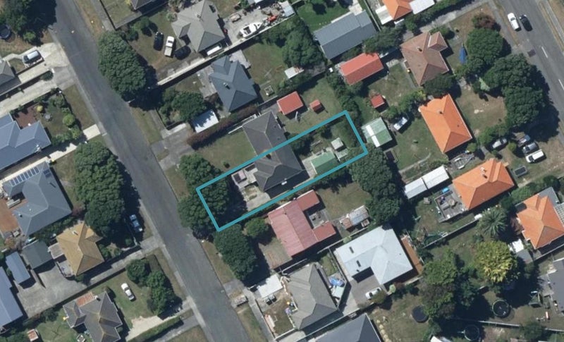 11 Mana Avenue, Titahi Bay, Porirua - Carousel 1