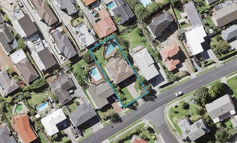 10 Sea Spray Drive, Bucklands Beach, Auckland - Carousel 1