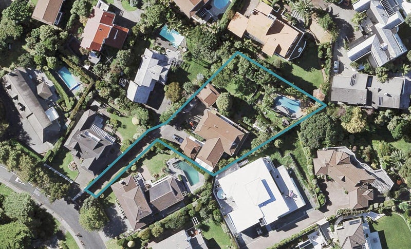 8 Tainui Road, Cockle Bay, Auckland - Carousel 1