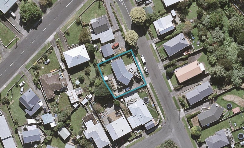 59 Rosendale Avenue, Spotswood, New Plymouth - Carousel 1