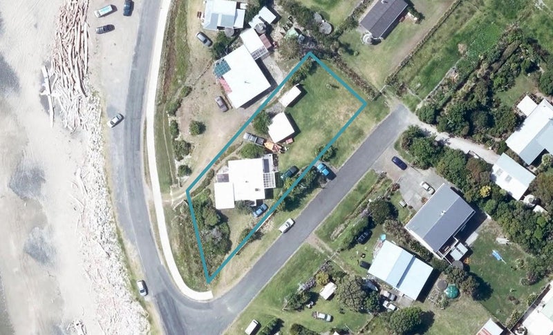 209 Newcastle Street, Māhia - Carousel 1