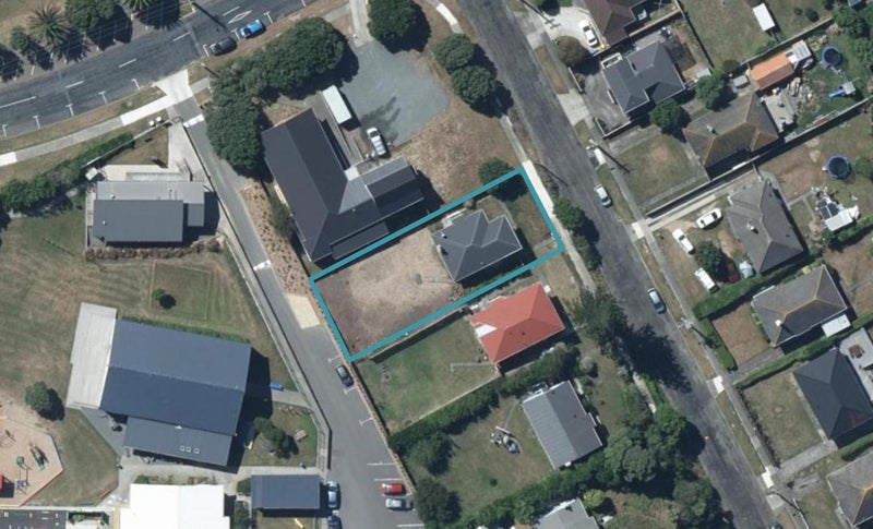 6 Waiuta Street, Titahi Bay, Porirua - Carousel 1