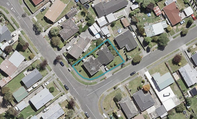 1A Fremont Grove, Totara Park, Upper Hutt - Carousel 1