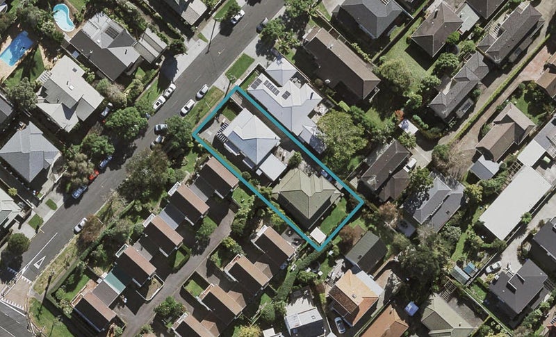 2/18 Momona Road, Greenlane, Auckland - Carousel 1