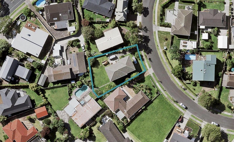 42 Fielding Crescent, Farm Cove, Auckland - Carousel 1