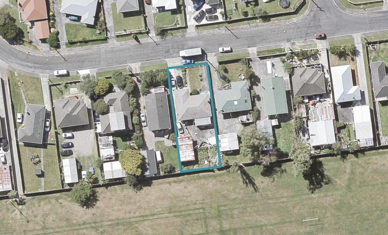 17 Donnelley Drive, Wainuiomata, Lower Hutt - Carousel 1