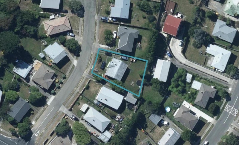 8 Carbine Place, Ascot Park, Porirua - Carousel 1