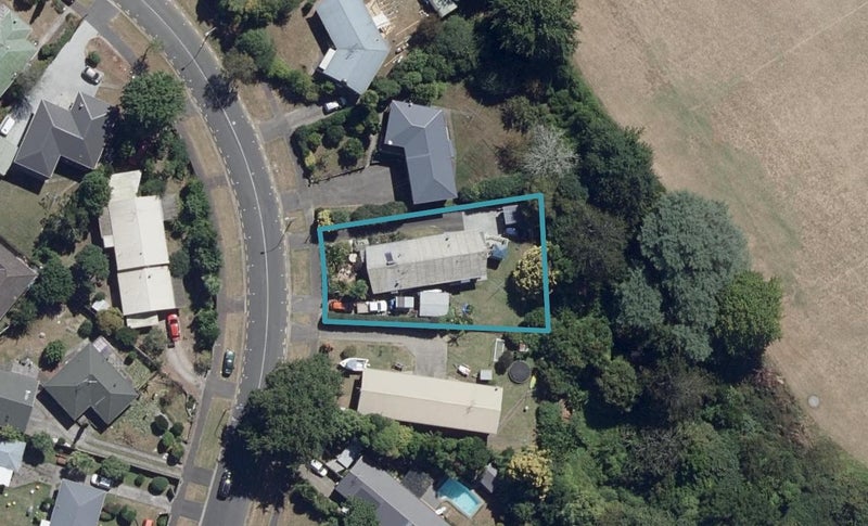 12 Helena Road, Hillcrest, Hamilton - Carousel 1