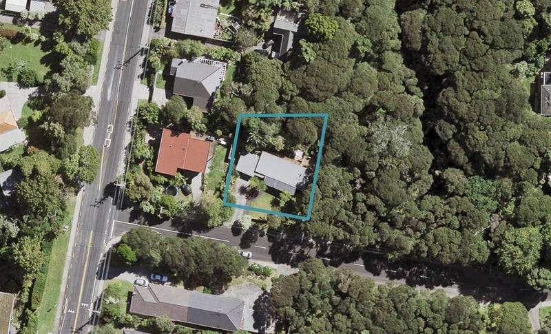 74 Woodfern Crescent, Titirangi, Auckland - Carousel 1