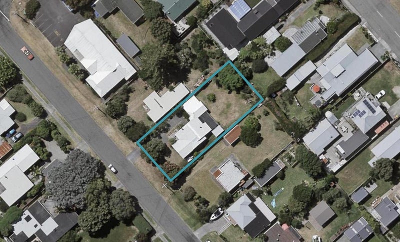 19 Rangihiroa Street, Waikanae Beach, Waikanae - Carousel 1