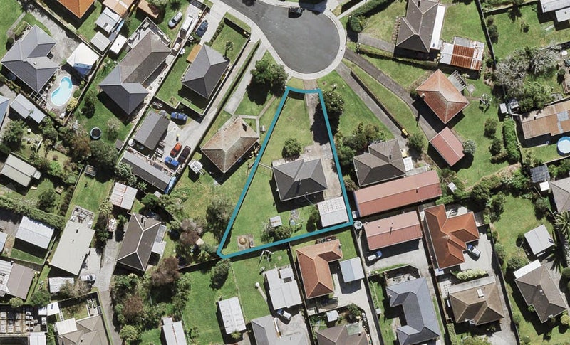 9 Shamrock Lane, Te Atatu Peninsula, Auckland - Carousel 1