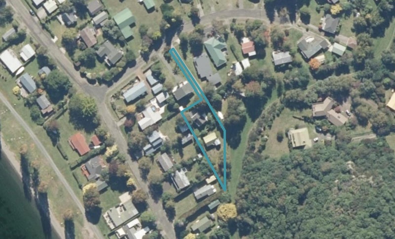 2/5 Pearce Place, Kinloch, Taupo - Carousel 1
