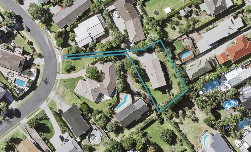 19 Pickwick Parade, Mellons Bay, Auckland - Carousel 1