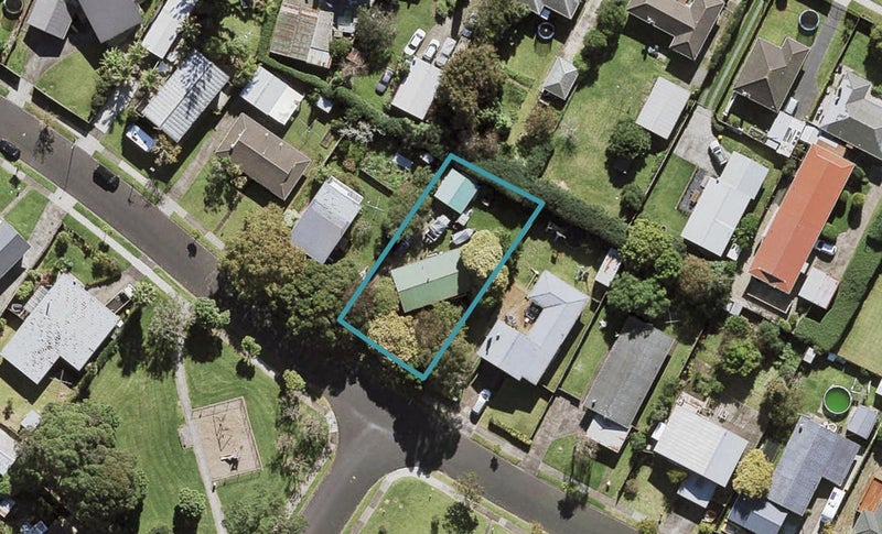 15 Waterlea Avenue, Mangere Bridge, Auckland - Carousel 1