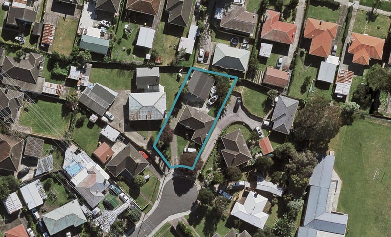12 Leslie Place, Otara, Auckland - Carousel 1
