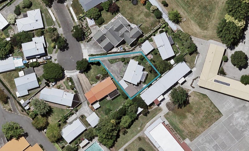 12 Martin Dale, Raureka, Hastings - Carousel 1