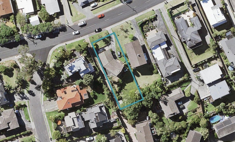 62 Knights Road, Rothesay Bay, Auckland - Carousel 1