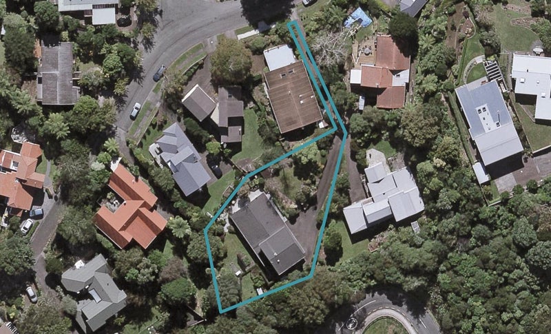 11B Sequoia Grove, Merrilands, New Plymouth - Carousel 1
