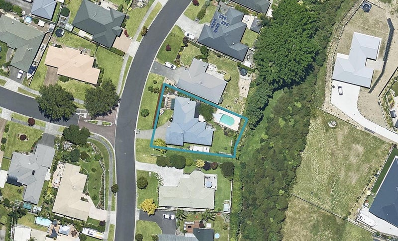 75 Mahonia Place, Pyes Pa, Tauranga - Carousel 1