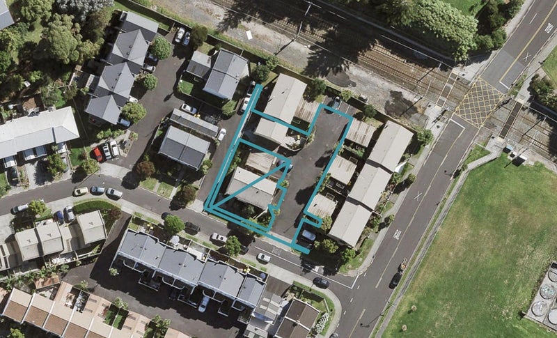 5 Winery Way, Henderson, Auckland - Carousel 1