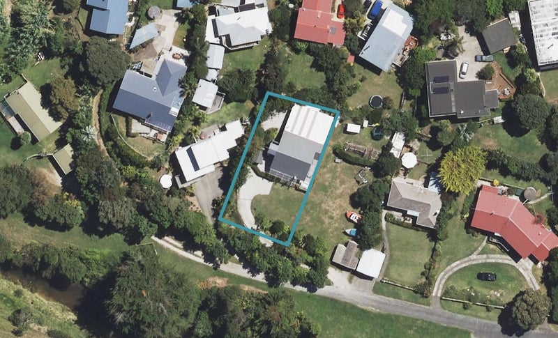4 Moana Road, Okitu, Gisborne - Carousel 1