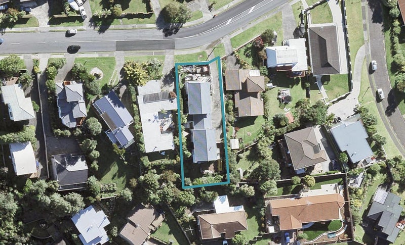 2/260 Glamorgan Drive, Northcross, Auckland - Carousel 1