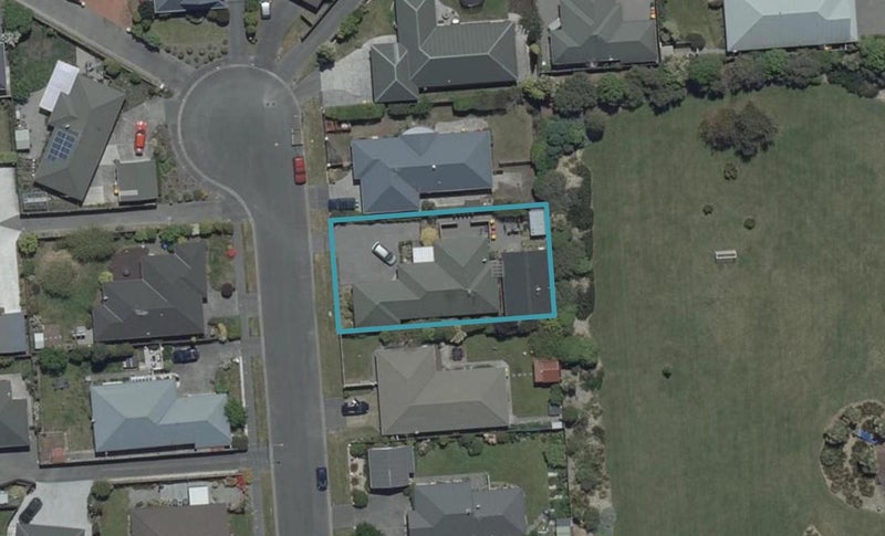 18 Giles Place, Shirley, Christchurch - Carousel 1