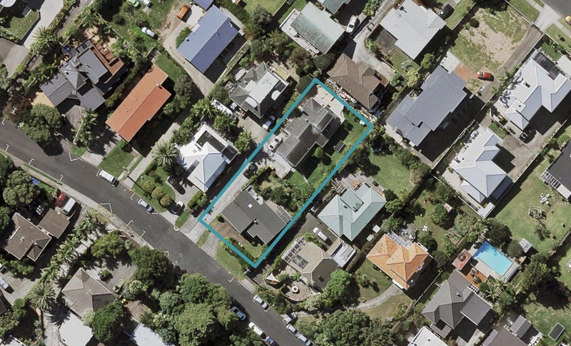 2/23 Belmont Terrace, Milford, Auckland - Carousel 1