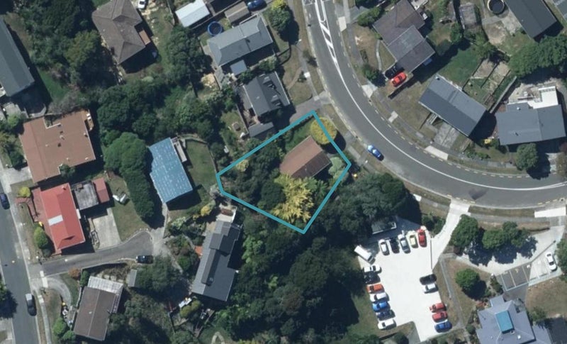 5 Staithes Drive North, Whitby, Porirua - Carousel 1