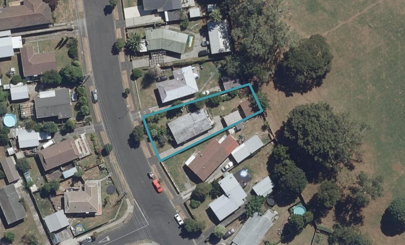 12 Coventry Road, Melville, Hamilton - Carousel 1