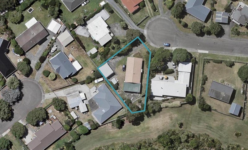 68 Ngapaki Street, Waikanae Beach, Waikanae - Carousel 1