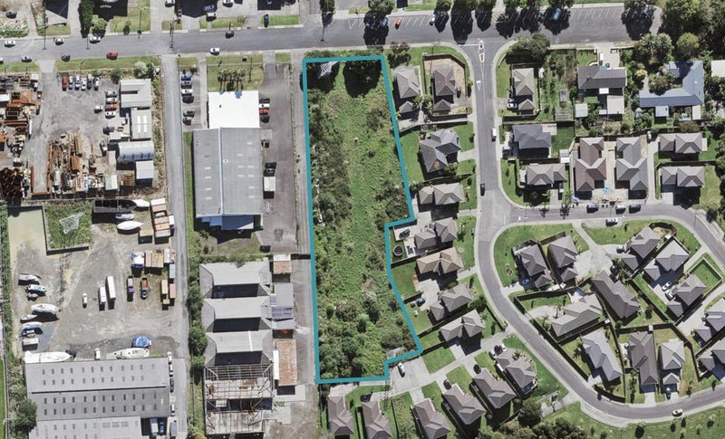 191 Mcleod Road, Te Atatu South, Auckland - Carousel 1