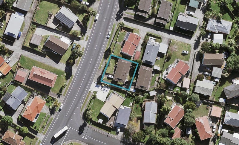 34A Caribbean Drive, Unsworth Heights, Auckland - Carousel 1
