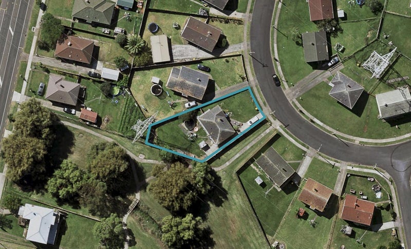 19 Featherston Crescent, Otara, Auckland - Carousel 1