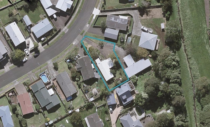 16 Camellia Avenue, Bell Block, New Plymouth - Carousel 1