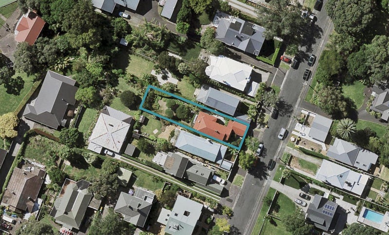 7 Glen Road, Stanley Point, Auckland - Carousel 1