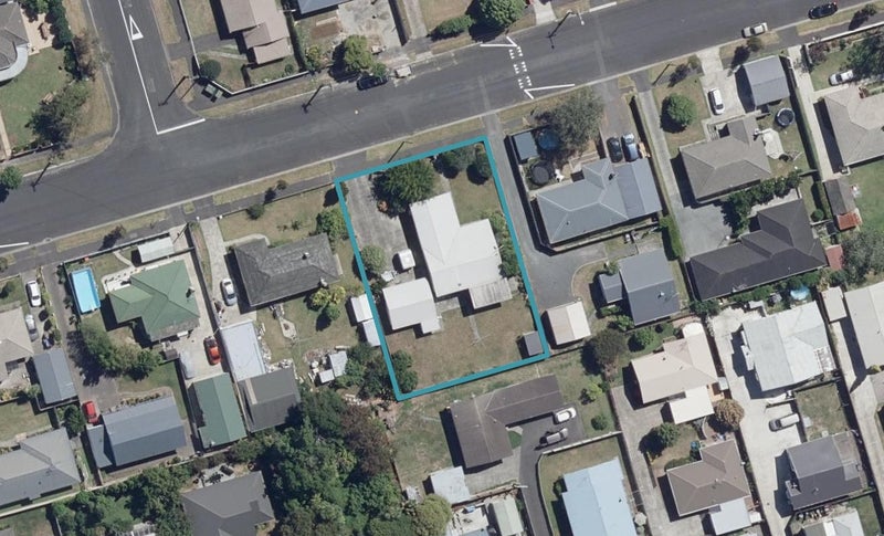 32 Alfred Street, Fairfield, Hamilton - Carousel 1