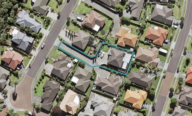 14 Carnelian Court, Westgate, Auckland - Carousel 1