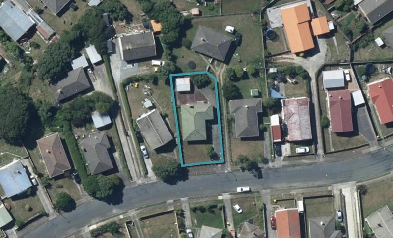 24 Mahinawa Street, Takapuwahia, Porirua - Carousel 1