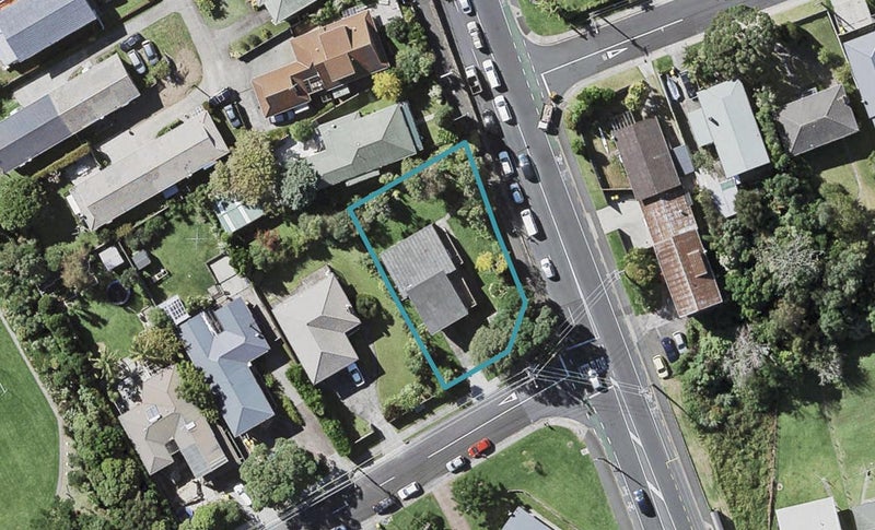 2 Roberts Avenue, Belmont, Auckland - Carousel 1