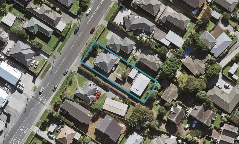 2/56 Hayr Road, Three Kings, Auckland - Carousel 1